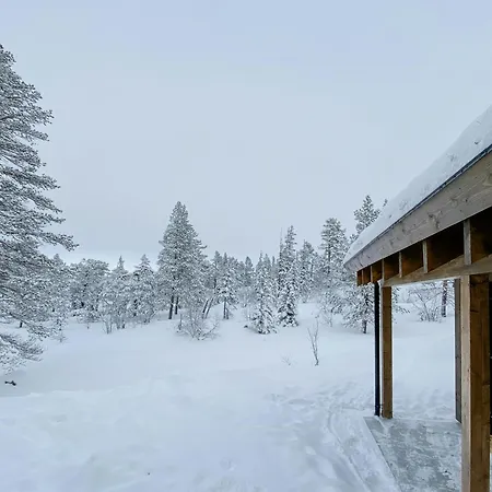 Modern Family By The Trail In * Tuddal